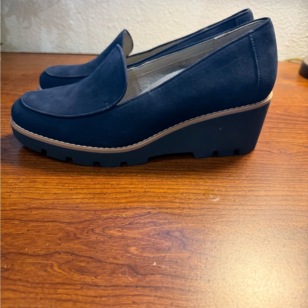 Vionic Ava Navy Suede Loafers with Wedge Heel NIB